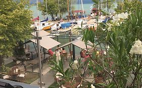 Calypso Lakeside Rooms & Lux Apartments